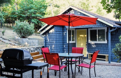 Idyllwild Cabin | Cozy cabin close to town! Perfect couples getaway. EV Charger
