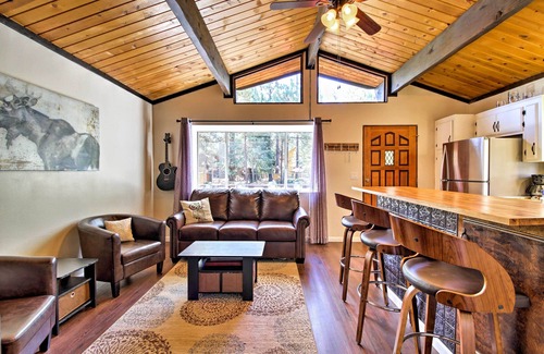 Big Bear City Cottage | Cozy Cabin w/Deck & Fireplace in Big Bear!