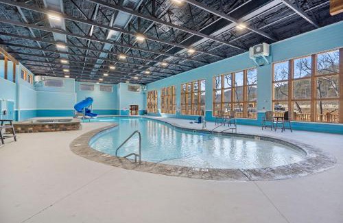 Branson House | Cozy Cabin w Water View-Community Indoor Pool-Connect4-Bunk Room-Free Attraction Tickets
