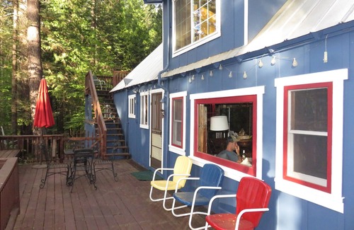 Arnold Cabin | Cozy Cabin With A Short Walk To Fly In Lake/Blue Lake Springs