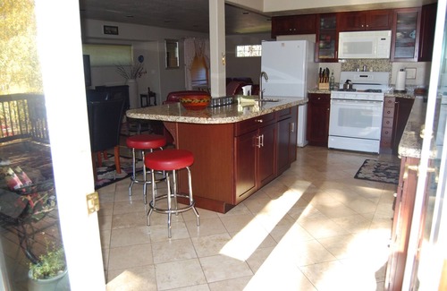 Truckee House | Cozy Cabin with all amenities.