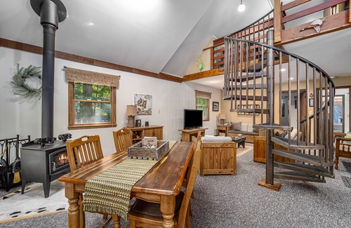 Thompsonville Cottage | Cozy cabin with firepit, woodstove, loft, WiFi, & W/D - walk to lifts