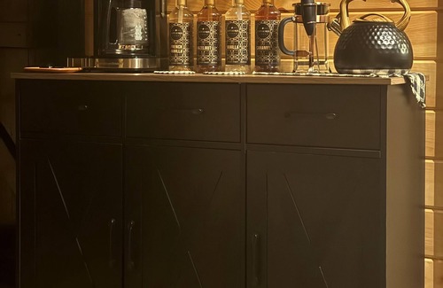 Benezette Cabin | Cozy cabin with in the heart of Benezette, 1 mile from viewing center.