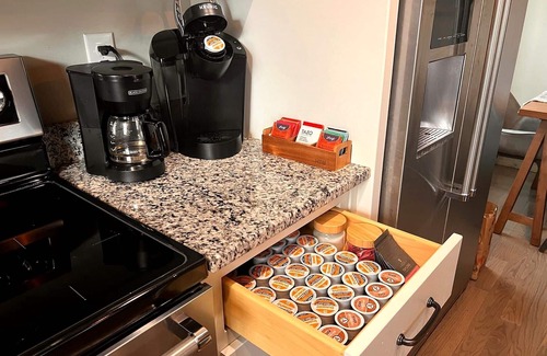 Murphy Cabin | Cozy Cabin with King Suite, Hot tub, Gas Fireplace, Fire Pit, Grill & Games