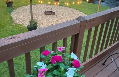 Ellijay Cabin | Cozy cabin with riverfront location, fire pit and peaceful surroundings