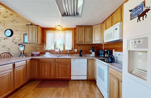 Strong House | Cozy Cabin with Direct Trail Access & Modern Comforts