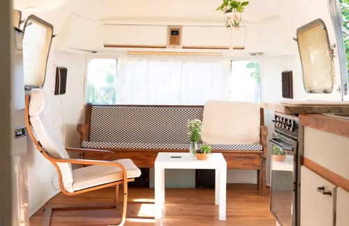 Govalle House | Cozy Cactus Airstream Central East Austin
