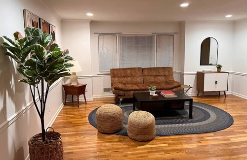Stone Tavern House | Cozy & Calming Retreat close to NYC & Philadelphia, 15 min from Princeton