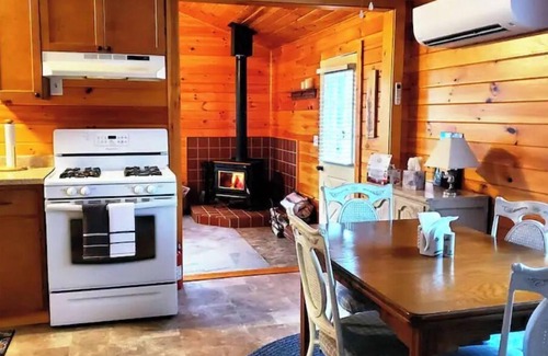 Washington Cabin | Cozy Camp in the woods surrounded by nature.!