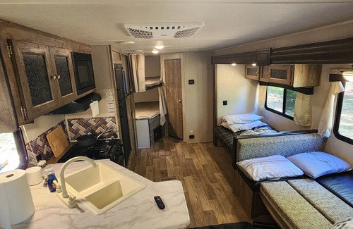 Fairburn RV Rental | Cozy Campground WITH POOL in Fairburn with WiFi, AC