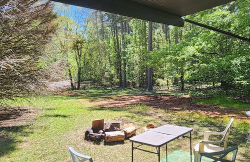 Fairburn RV Rental | Cozy Campground WITH POOL in Fairburn with WiFi, AC