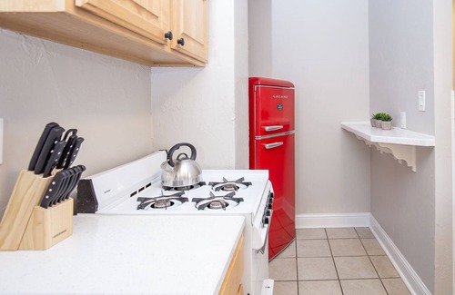 Greeley House | Cozy Carriage House, Walk to UNC, Free Bikes