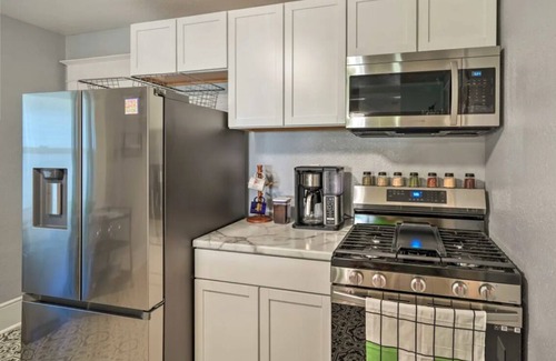 Cedar Rapids House | Cozy Casa w/Private Hot Tub