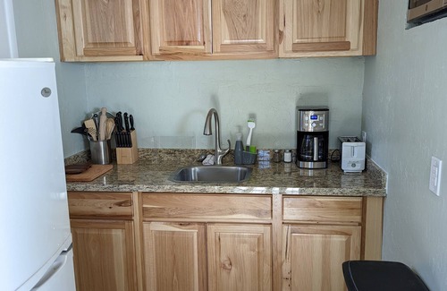 Sam Hughes House | Cozy Casita, 1BR, Parking, AC, All new remodel, 3 short blocks to UA