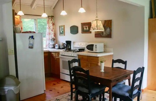Samsonville Cottage | Cozy Catskills Cottage