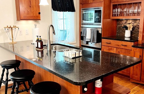 Narrowsburg House | Cozy Catskills Retreat: Private 5-Acre Haven with AC close to Bethel Woods