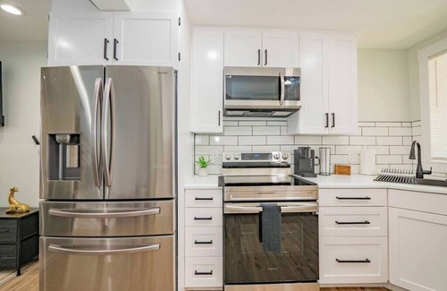 Downtown Baltimore House | Cozy Central 5Bed 2Ba Near Baltimore's Sports Hubs