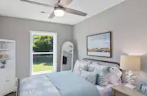 Greenfield Lake Estates House | Cozy Centrally Located 4-Bedroom 4-Bath Home