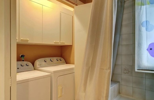 Sainte-Agathe-des-Monts Ski Chalet | Cozy Chalet near Mont Tremblant w/ Private Spa + Fireplace / Sleeps 6 / Nature