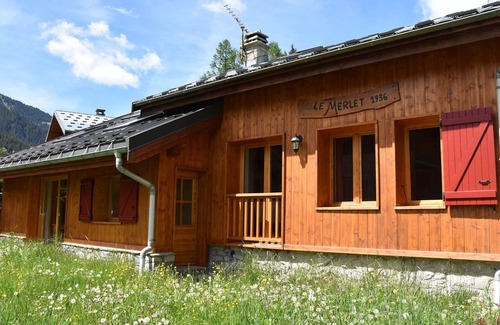 Pralognan-la-Vanoise Ski Chalet | Cozy chalet for 6 near center, south garden, 1 bedroom, mezzanine