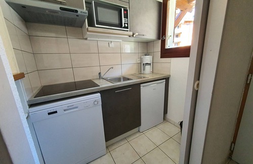 La Salle-les-Alpes Apartment | Cozy Chalet, Near Slopes, Free Wifi, Pets Welcome