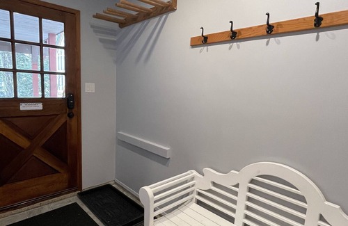Courtenay Ski Chalet | Cozy Chalet in the Heart of the Apline Village