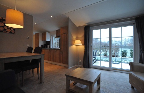 Kamperland Ski Chalet | Cozy chalet surrounded by greenery near Banjaardstrand