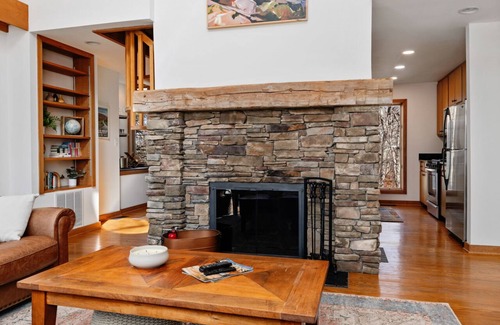 Wintergreen House | Cozy chalet w/king beds, fireplace, and hot tub. Dog-friendly! Close to hiking.