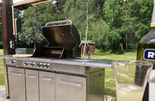 Seranon Ski Chalet | COZY CHALET WITH COVERED POOL