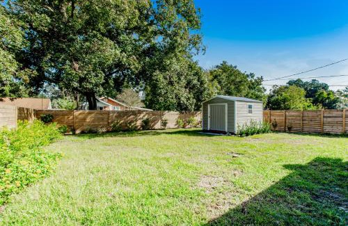 Thunderbolt House | Cozy Charmer in Town