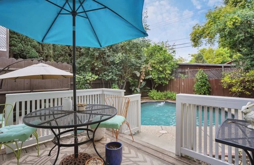 Central Sacramento House | Cozy Chic Studio in the heart of Sac+Pool access