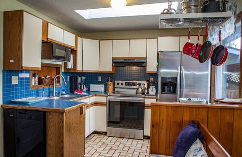 Somers Cabin | Cozy Christmas Cabin!