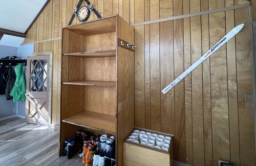 Intervale Ski Chalet | Cozy Christmas Chalet - Fire Pit, Grill, Close to North Conway