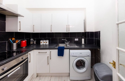 Tollcross Apartment | Cozy City Centre 1 Bedroom Apt by the Meadows! 11
