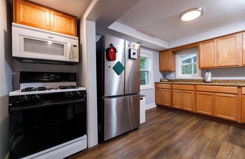 Sturgeon Bay House | Cozy Clark Lake Home with Kayak, Canoe and Bikes- Near Cave Point
