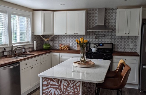 Martindale-Brightwood House | Cozy Clean Boho Bungalow for All-Star Weekend. 15 minutes from downtown.