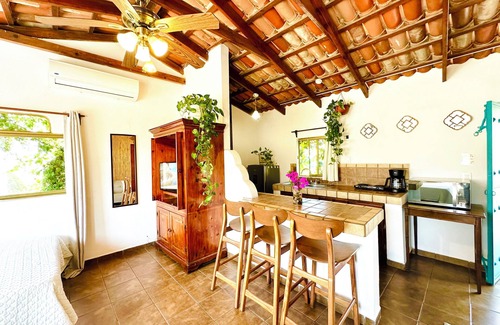 Jimenez Apartment | Cozy, clean & equipped studio at 5 min walking downtown