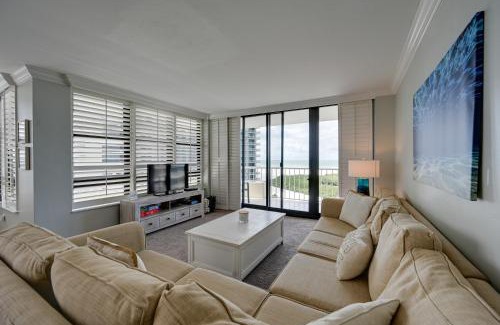 Marco Island Apartment | Cozy Coastal Condo with Pool Access Steps to Beach!