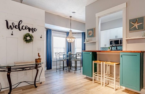 Myrtle Grove House | Cozy Coastal Cottage - Family Friendly, & minutes from the Beach!