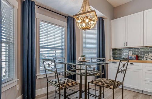 Myrtle Grove House | Cozy Coastal Cottage - Family Friendly, & minutes from the Beach!