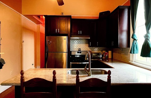 Saint Roch House | Cozy & Colorful Creole Cottage - 13 minutes to SuperDome