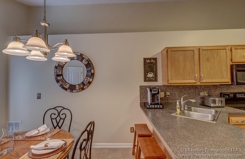Lexington House | Cozy, Comfortable & Convenient
