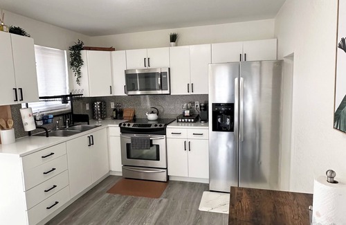 West Little Havana House | Cozy/Comfy Home in Miami- near Miami airport and Miami attractions