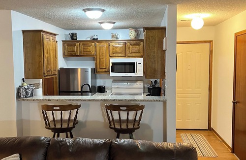 Shawnee Condo | Cozy condo close to everything in Kansas City! You’ll love KC for the holidays!