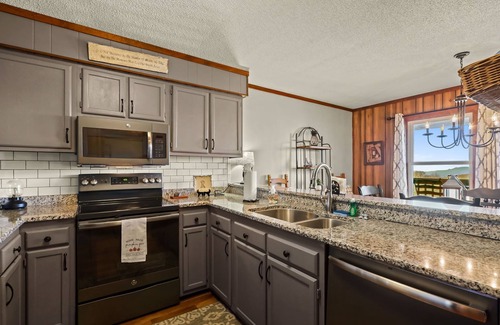 Beech Mountain Condo | Cozy Condo: Discover Beech Mountain's Fall/Winter Beauty!
