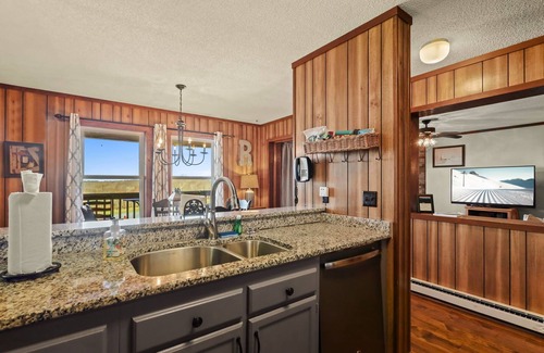 Beech Mountain Condo | Cozy Condo: Discover Beech Mountain's Fall/Winter Beauty!