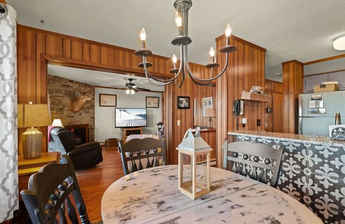 Beech Mountain Condo | Cozy Condo: Discover Beech Mountain's Fall/Winter Beauty!