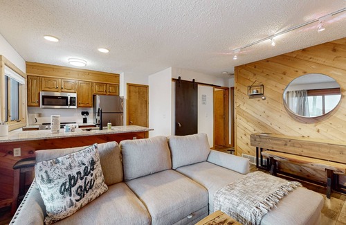 Bellaire Condo | Cozy Condo in Shanty Creek Resort, near Skiing, Snowmobiling, Golf, Lakes & More