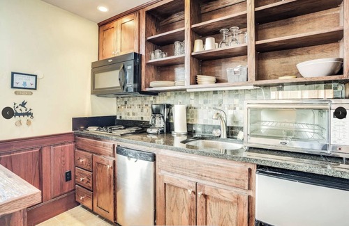 Bigfork Condo | Cozy Condo in the Heart of Downtown BigFork