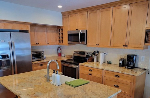 Woodwinds Condo | Cozy Condo in the Woods with Garage Parking